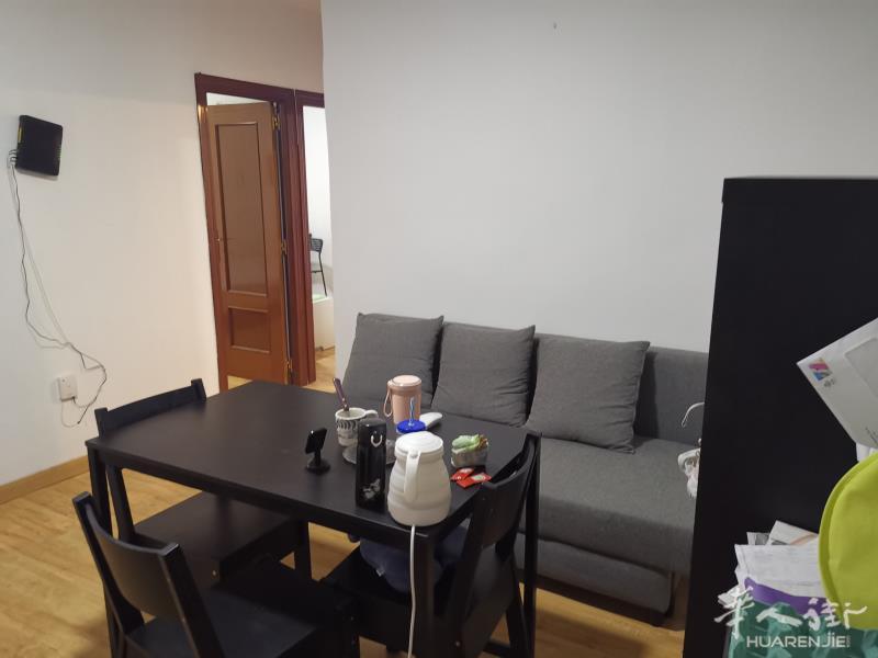 🔵Getafe 卡三校区100，3楼无电梯，整租850€。