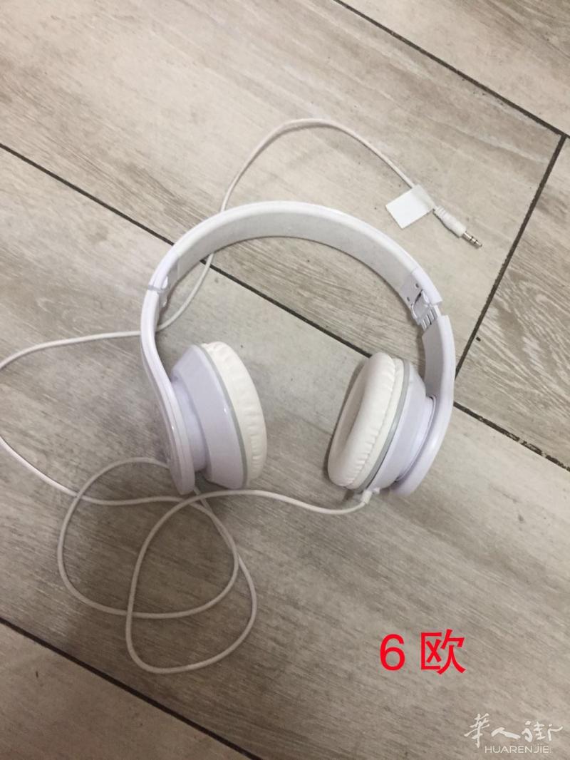 便携小台灯，手机壳，二手ipad，耳机，全新转换头插座转让