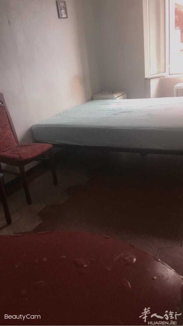 罗马caslilna有大房间和中房间打铺住家人少交