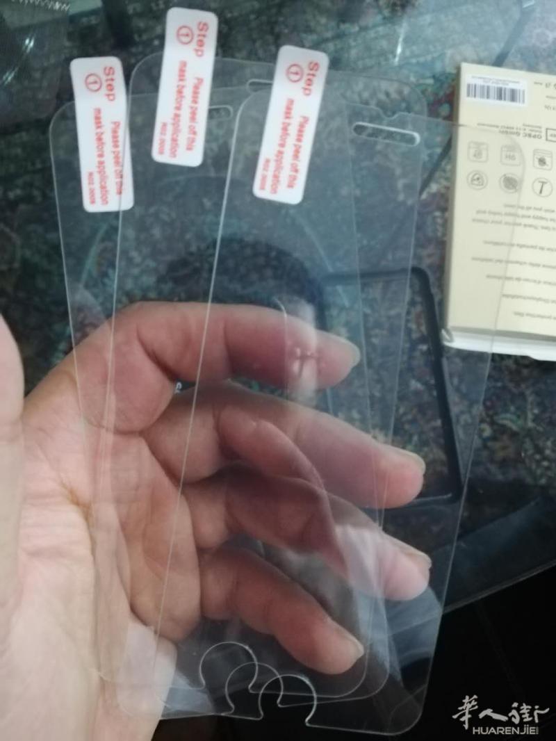 米兰出全新苹果SE 2020版 钢化膜3张，带贴膜工具一套