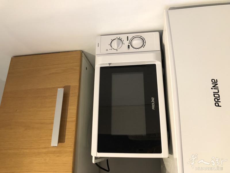 9成新微波炉， 送碗
