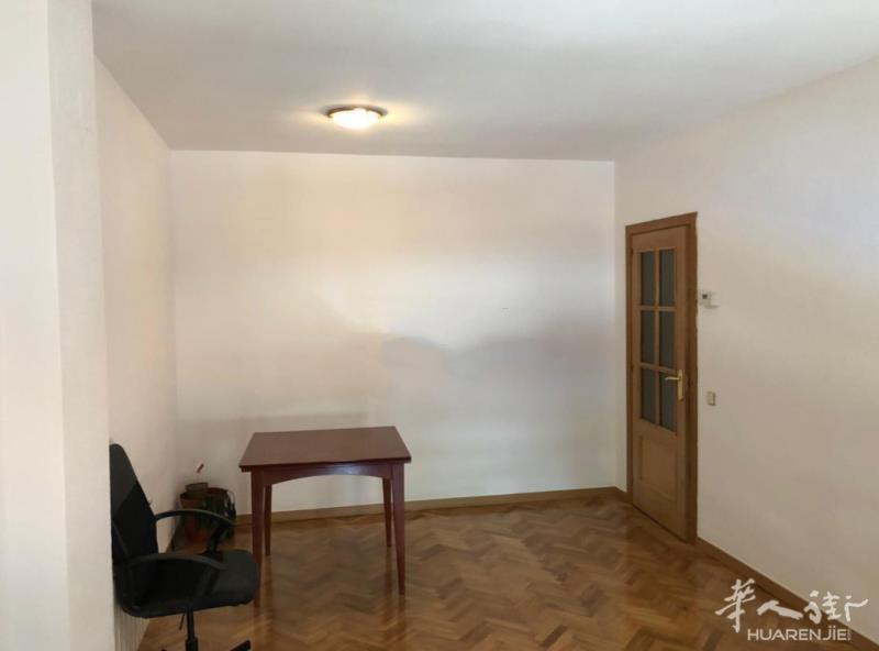 🔵Pilar de chamartín 三室一厅（不带家具）1500出租 非常靠近Arturo Soria 外观非常明亮 客厅非常宽敞 厨房设备齐全 两间浴室