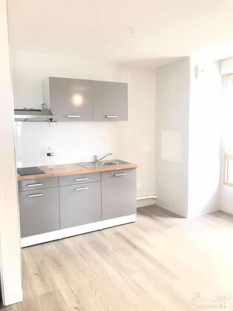 **已出租** 93 Aubervilliers 12号线地铁口 新房2房1厅 1200欧