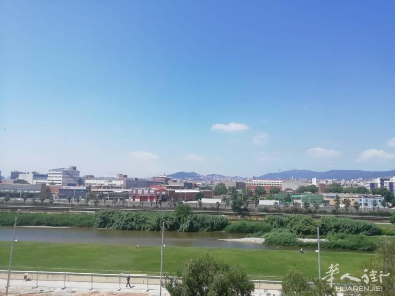 单人间带窗有绿色外景, 4楼带电梯