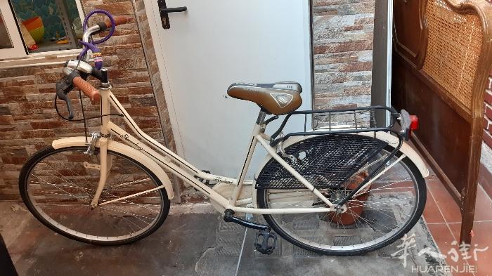 自行车80欧，usera自取。微信同电话。