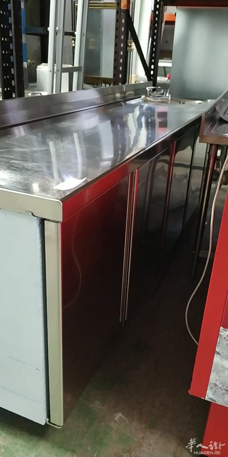 出售二手工作台冰箱