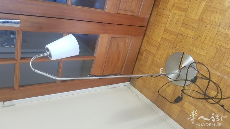 出售落地灯  已售，谢谢