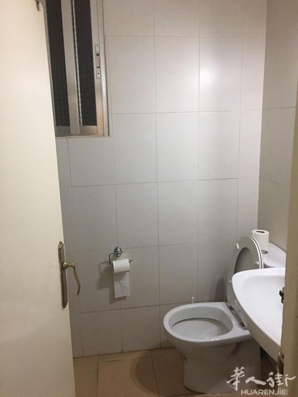 3路6路legazpi 地铁口5分钟有房间出租，双