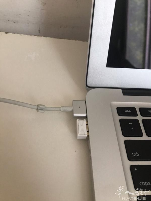 求MacBook Air充电器，如图所示。
细节：