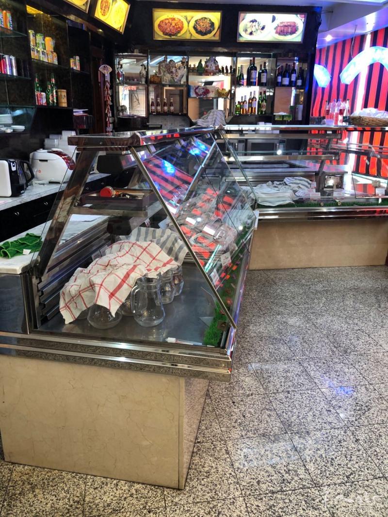 外卖店 vitrine 出售