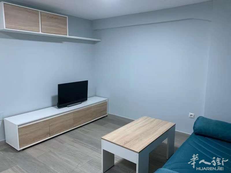 6号线地铁《plaza eliptica》2室1独立大厅，北欧风格，新装修750欧