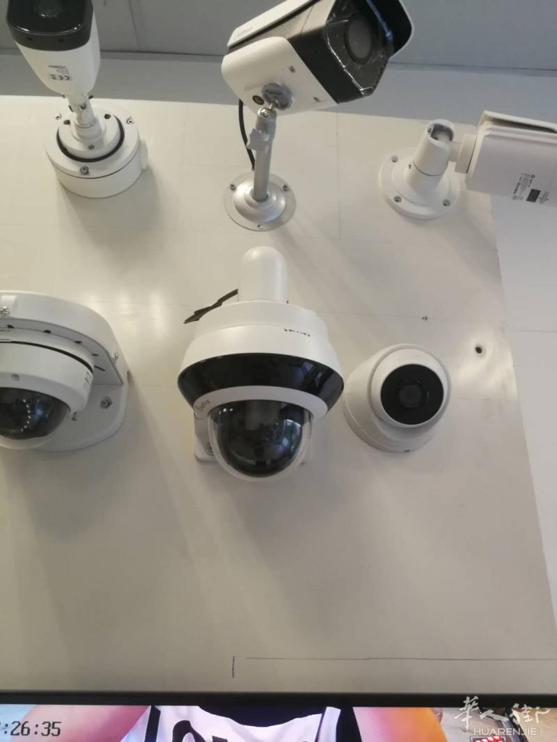 专业安装摄像头 报警器 餐馆 仓库 住家 等等。。。