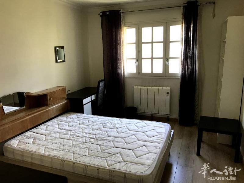 Villejuif 七号线Louis Aragon地铁口四分钟 合租 大别墅豪华单间出租