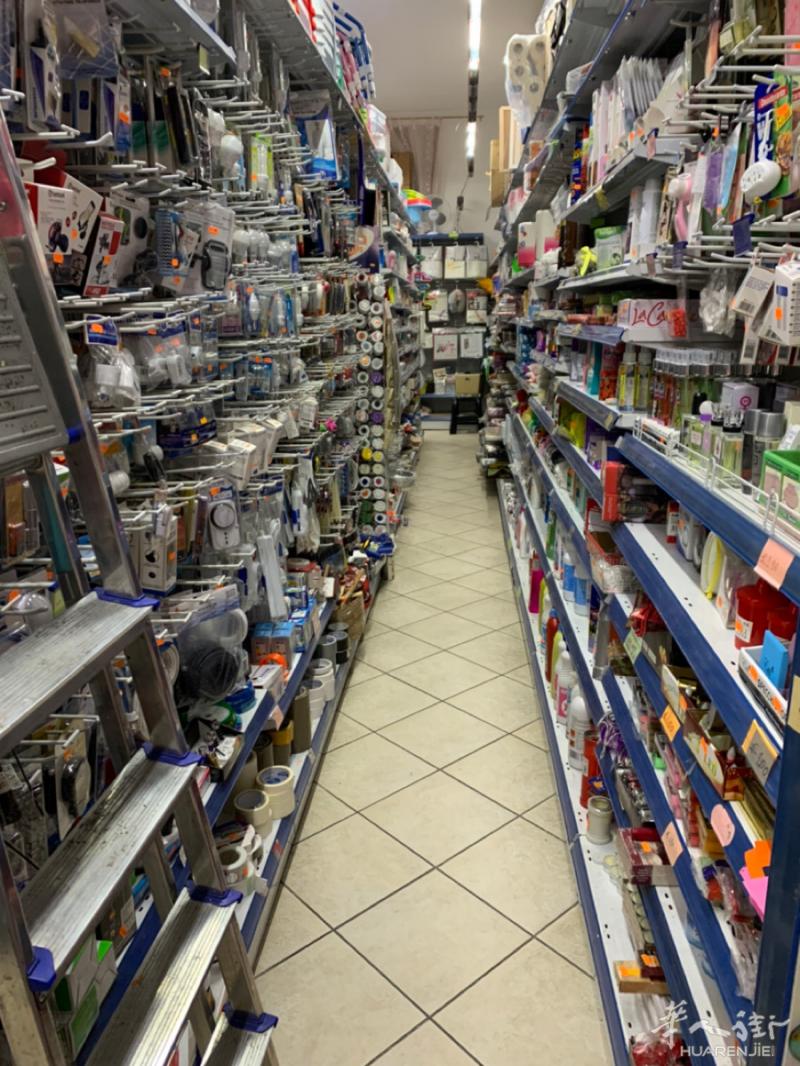 米兰内米兰市内8年老店 100平方米百货店转让 货品齐全 交通方便