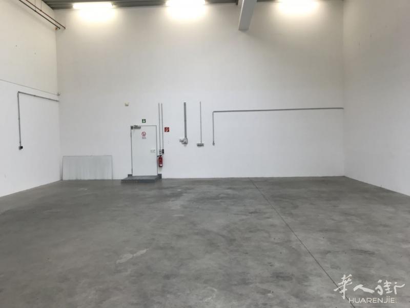 Neuss办公室及仓库转租.