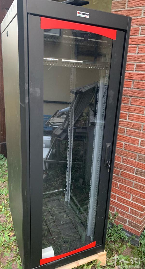 转让一个sala专用的电配箱半价联系3339088