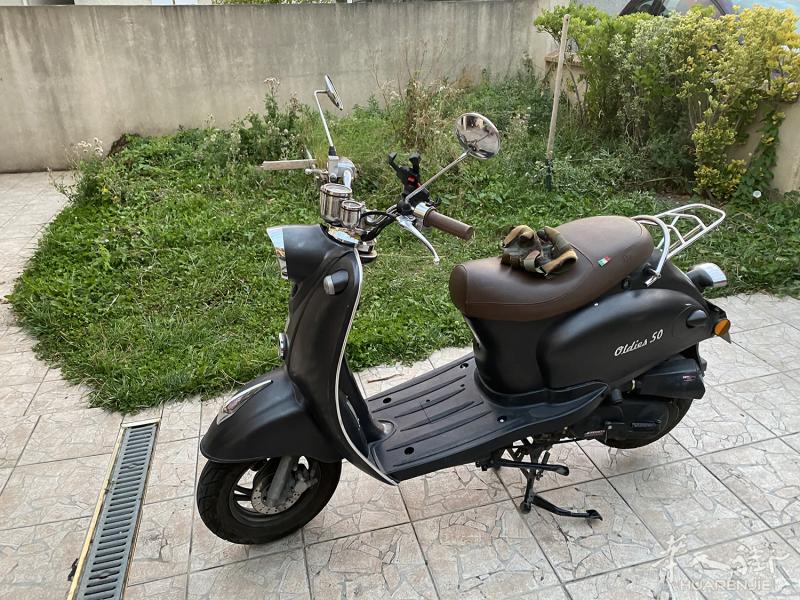 出售摩托车 50cc  不需要驾照