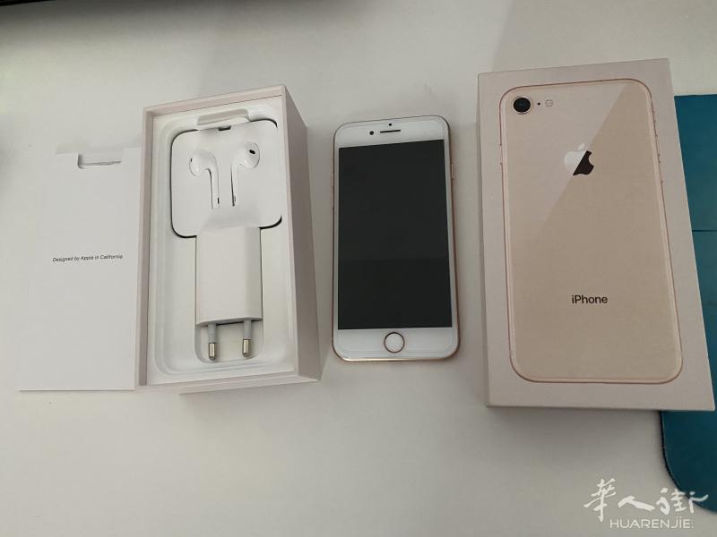 Iphone 8 64GO 金色 (已售出)