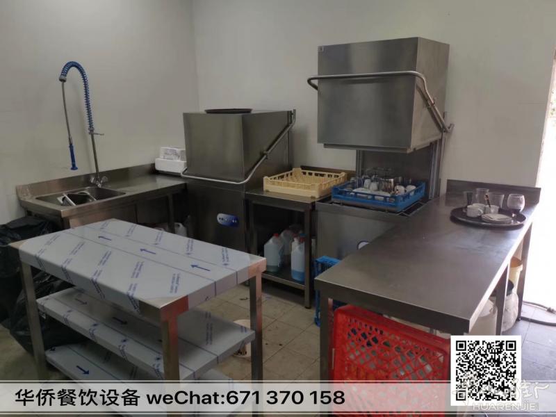 出售烤箱、炉头、油锅、水槽、不锈钢桌、冰箱等餐馆厨具，酒吧设备