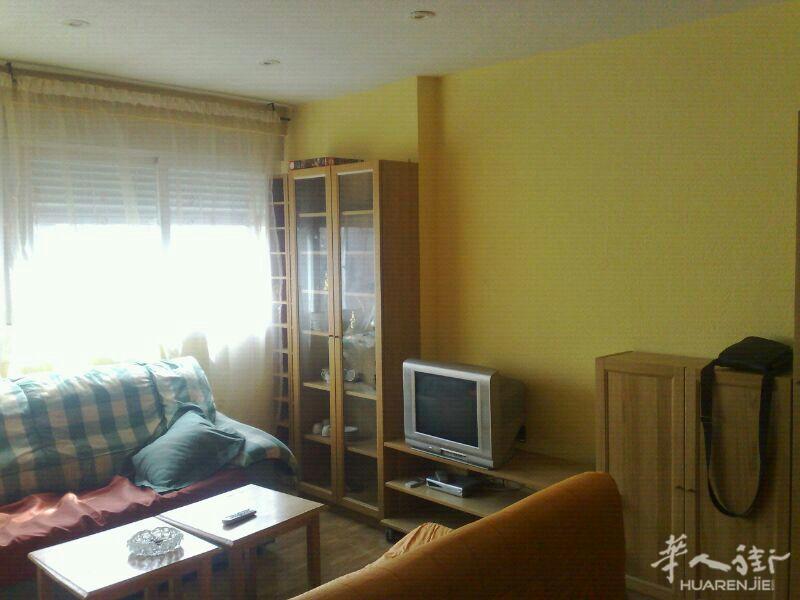 马德里10路地铁Colonia Jardin三室两卫