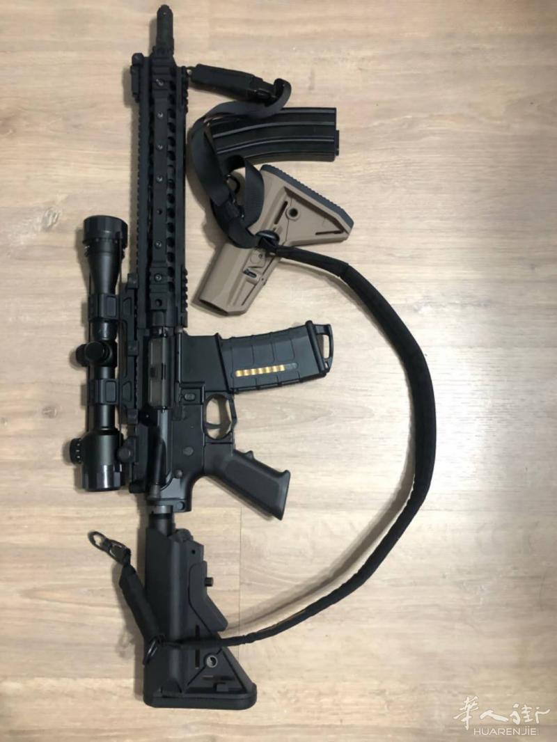 出一把airsoft气步枪有后坐力