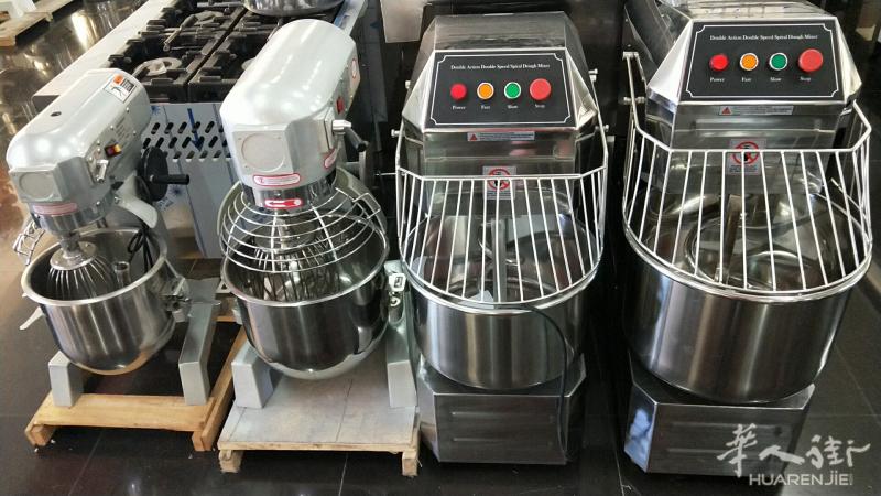 出售和面机，搅拌机。有不同容量可以选择