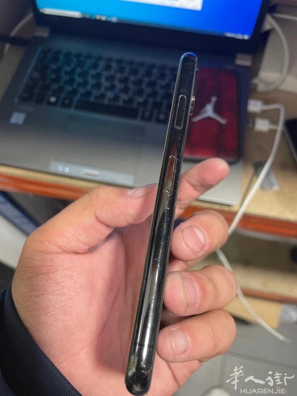 二手xs 64 GB 带盒子，电池寿命90%
便宜