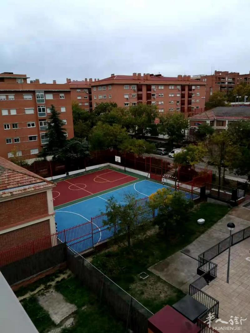 马德里地铁1号线buenos Aires 两室两卫两厅高楼层电梯房仅需600欧