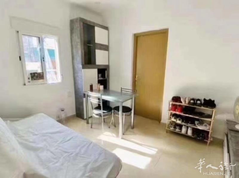 《villaverde bajo》3室1厅，特惠690欧！！！