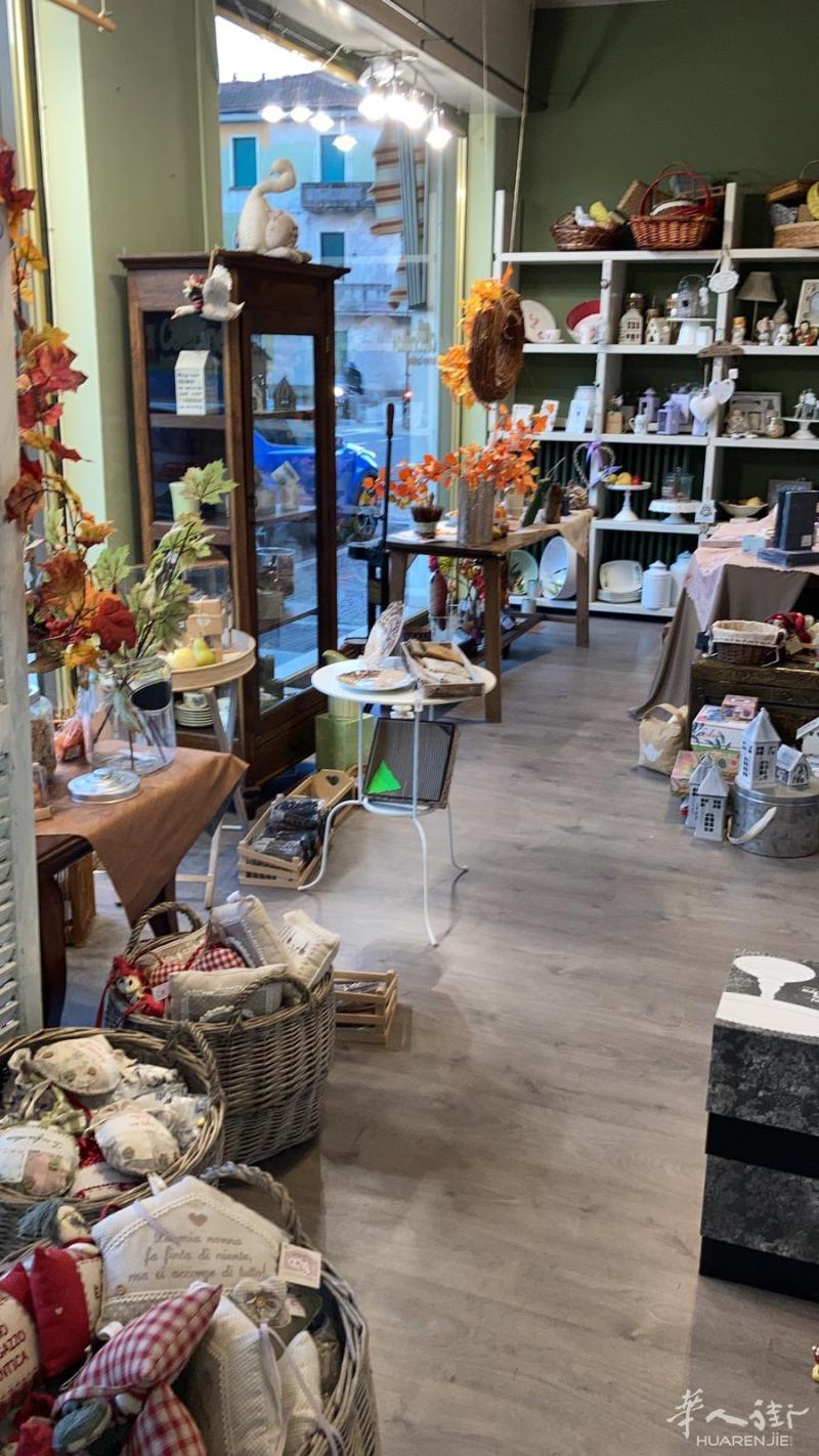 Garlasco（Pavia ）cartoleria 老外文具店转让 有名气老店 生意稳
