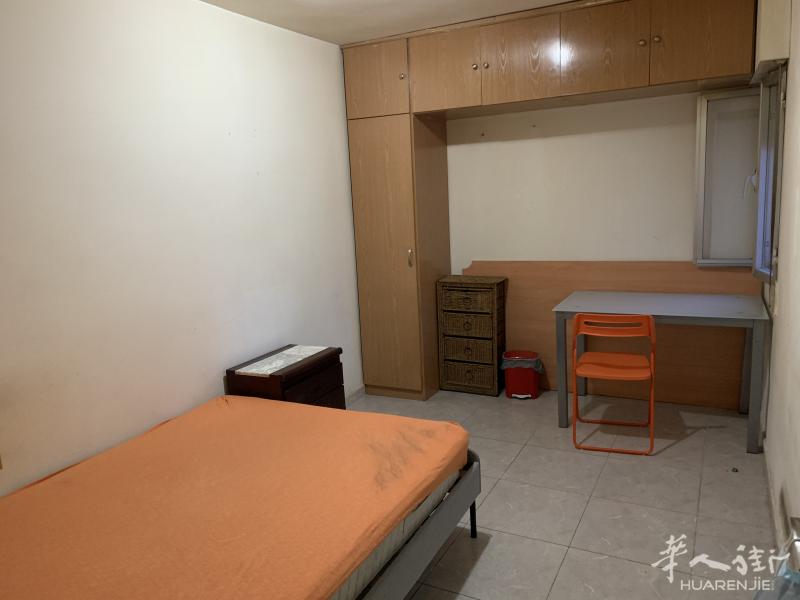 直达大学城三号线Almendrales大床单人间出租