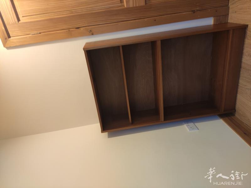 约克地区：急出1个书架