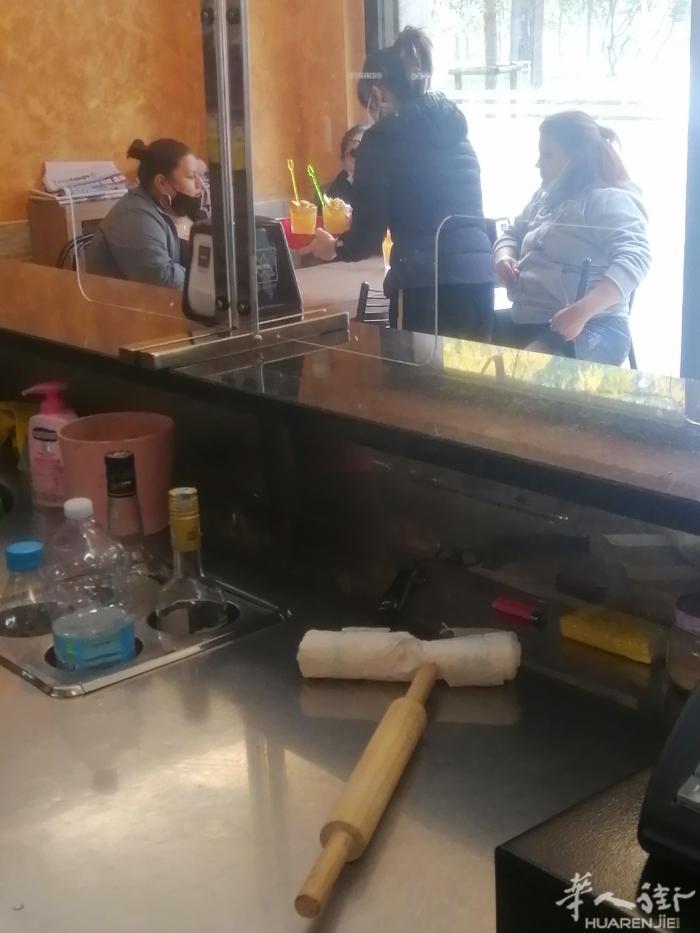 出售米兰红色地铁Gambara 附近酒吧转让 有意者联系我我 本人急着要回国