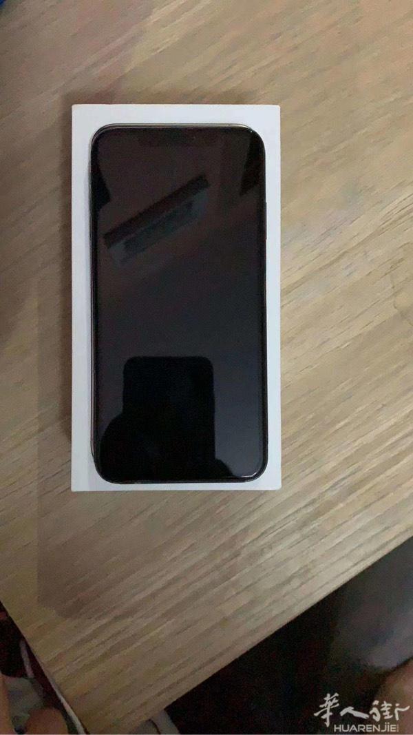二手苹果Xs max 256。电池寿命89。 好价