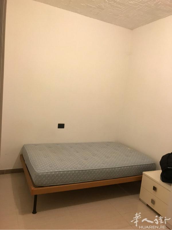 米兰室内 有小房间搭铺 quarto oggiar