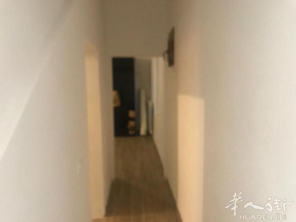 iolo 邮局上面住家出租，两房一厅，楼层中国一楼