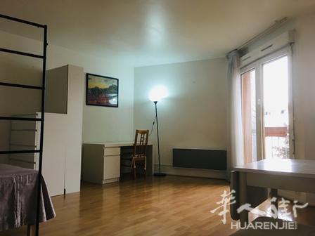 Cachan（94230） 市中心Studio。38平3楼有电梯，全新家具。带阳台、地下室、车库。近RER B Arcueil-Cachan