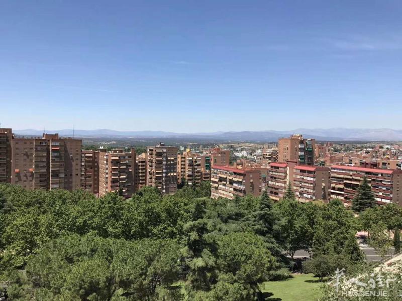 康普大学 校区房 3房一厅 带家具家电  中央供暖  1200欧 押金一个月 租房合同
