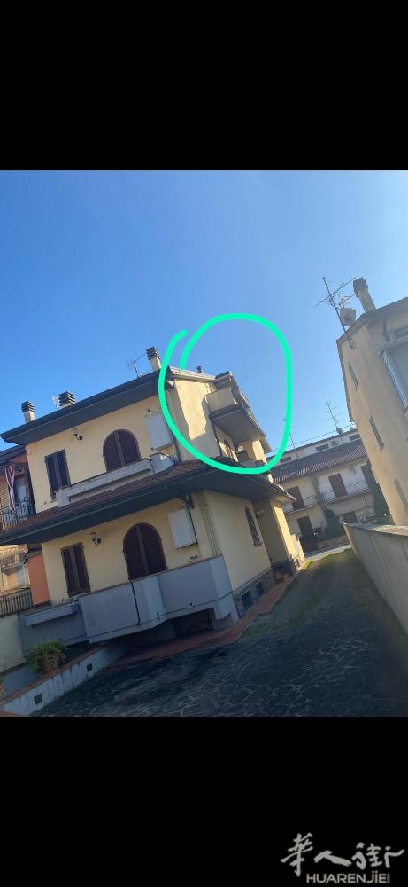 普拉托via pistoiese 660号附近有工厂带住家出租 
工厂200平方