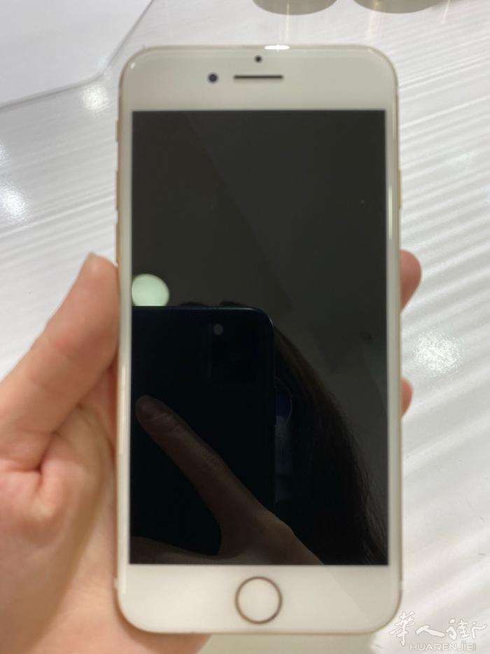 二手iphone 7 128gb  黑色，金色价格 1⃣️8⃣️0⃣️ 需要的加