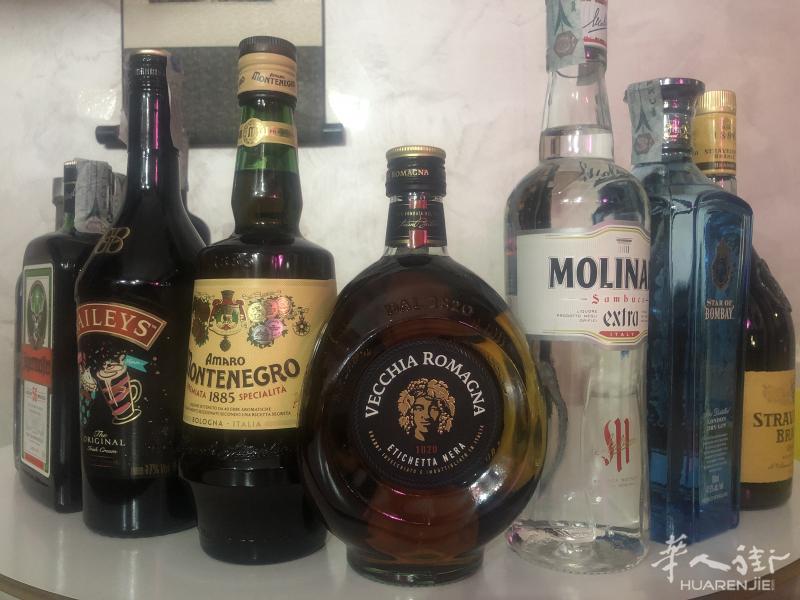 低价清仓处理酒吧各种烈酒苦酒等