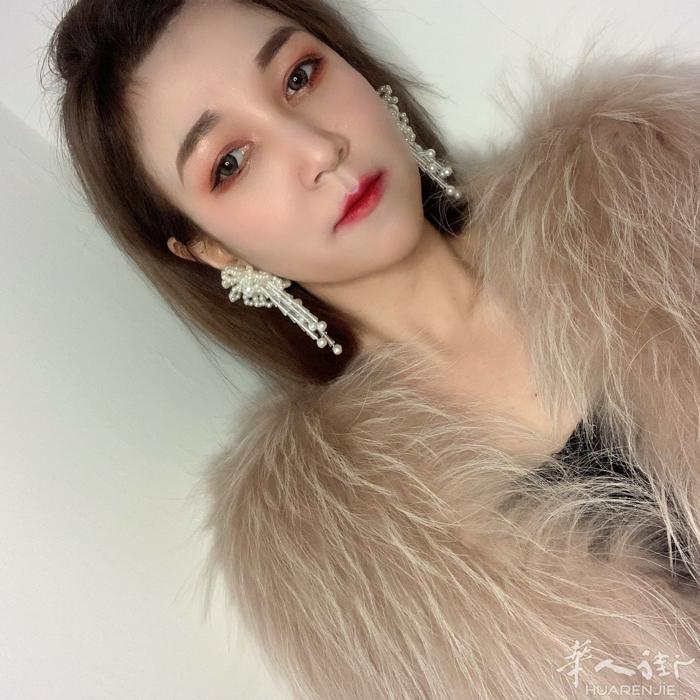 本人80后，浙江温溪，有永久居留，车和房子...PS^o^当然啦，有个一7岁女儿