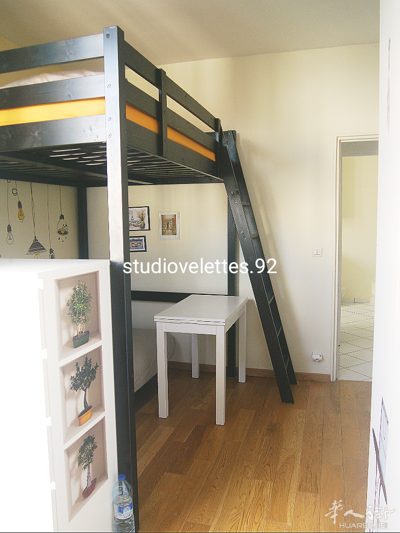 92 Suresnes家具设施齐全拎包入住距离Tramway Belvedere 50米