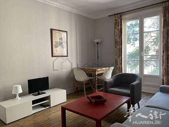 巴黎15区  超大studio 32平  中央供暖, 家具齐全，可申请最高房补，有门卫，离地铁近