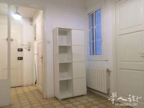 L2号线Sagrada Familia附近3室1厅带电梯小阳台 220000€售