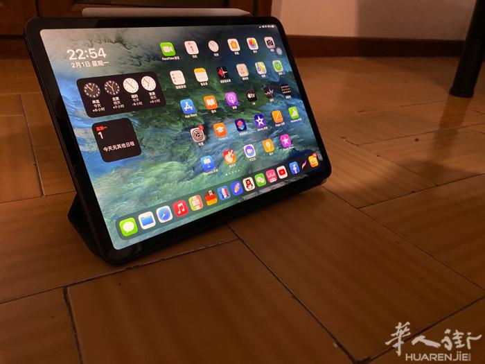 ipadpro 四代11寸 一套买下来1400去年9月18买的买来上网课 2月1