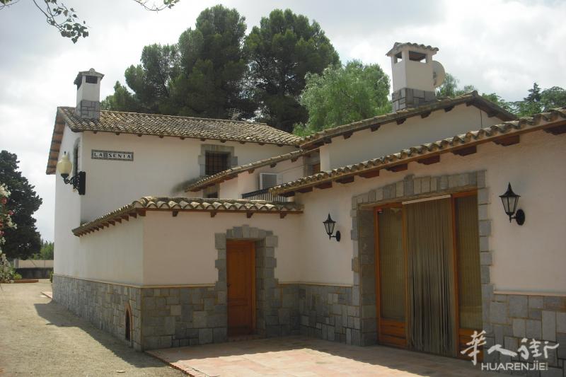 【房东直售】《房屋出售》地理位置: Castalla，Alicante
