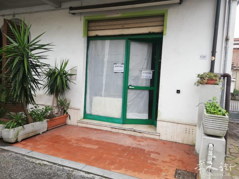 AFFITTO FONDO COMMERCIALE MQ 50 A MONTECATINI TERME
