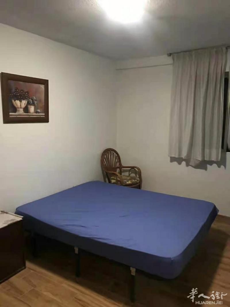 🔵5号线地铁Quintana4室1厅1卫整租  新装修.有阳台，3楼没电梯，家具齐全