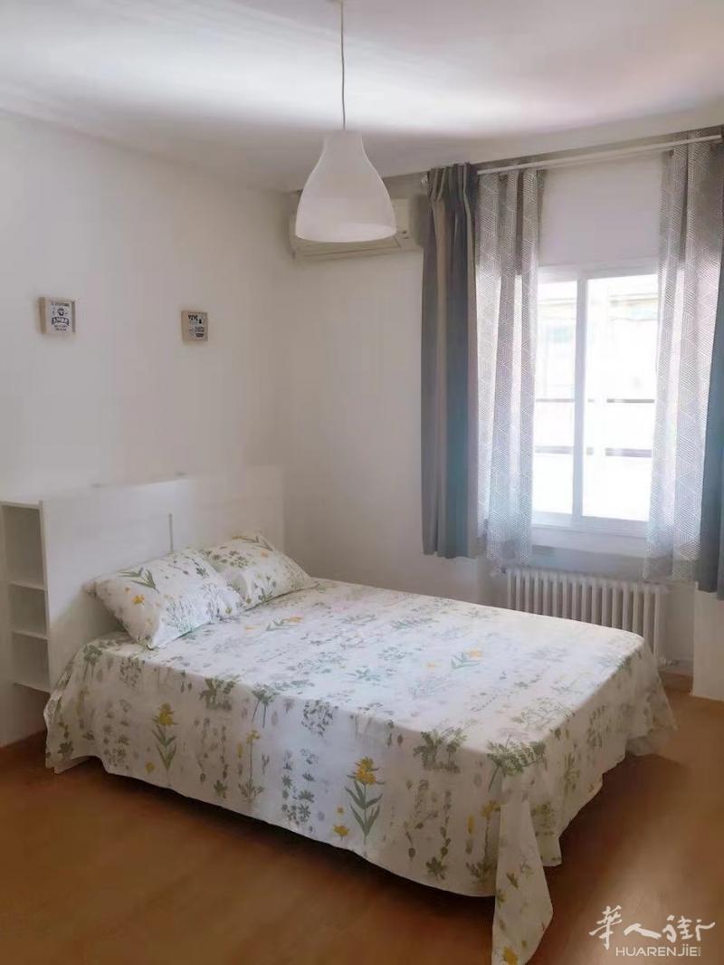 🏡马德里‮部北‬富人区单间出租，